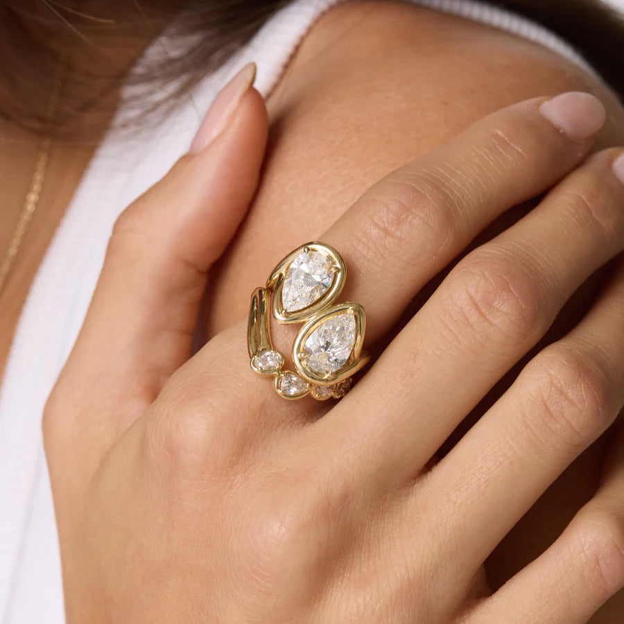Tonglin Two Pear-Shaped Diamond Toi et Moi Ring | 18k gold ring