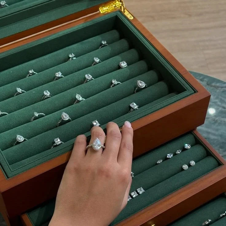 How Jewelry Brands Can Reduce Inventory Risk with Small-Batch Production