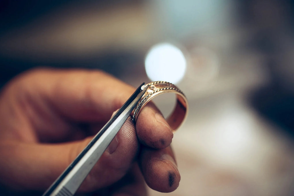 How to Find a Reliable Jewelry Manufacturer for Your Brand