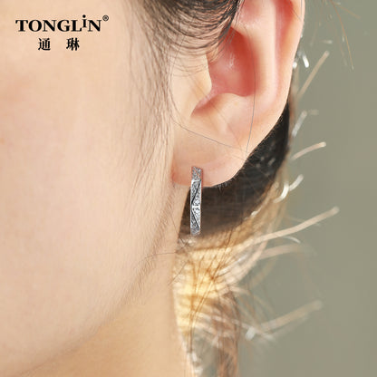 Tonglin Custom 18K Gold Irregular Diamond Earrings – Unique Design for Wholesale Jewelry Collections